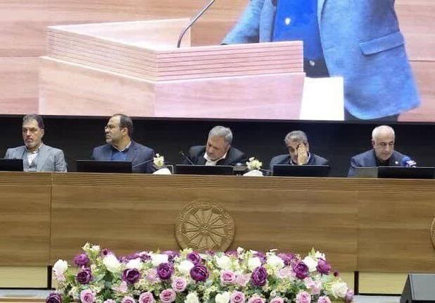 مطالبه بازرگانان: ارز به موقع و متناسب با نیاز واقعی باشد