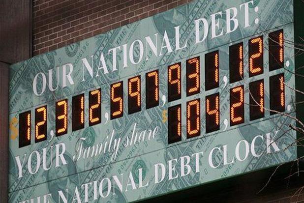 افزایش بدهی ملی آمریکا نشانه افول مالی کشور است