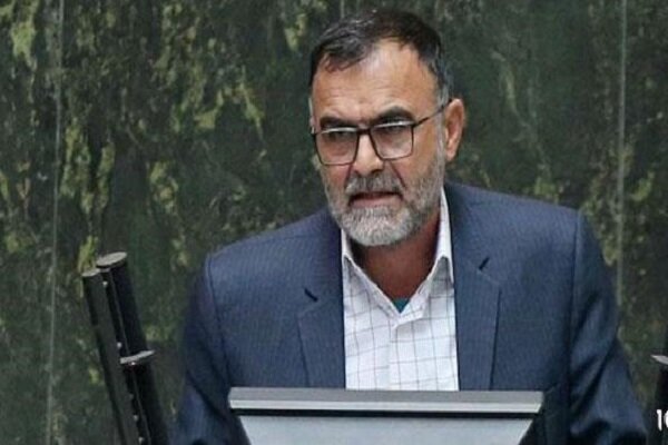 علیزاده: گره زدن اقتصاد به مذاکرات، بازی در زمین دشمن است