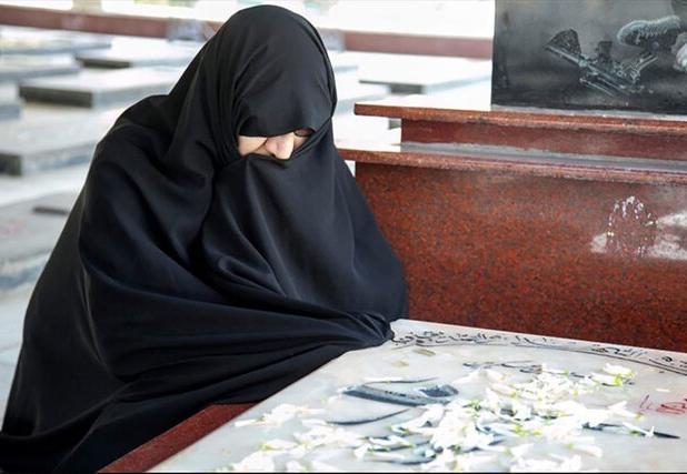 مادر شهید قیام‌علی احمدی به فرزند شهیدش پیوست