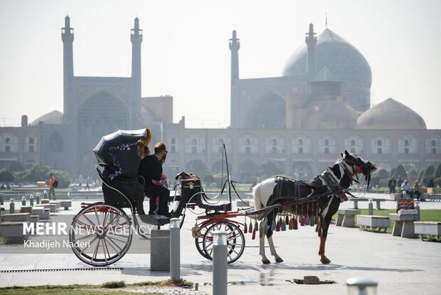 هوای اصفهان آلوده است؛ ۳ ایستگاه در شرایط قرمز