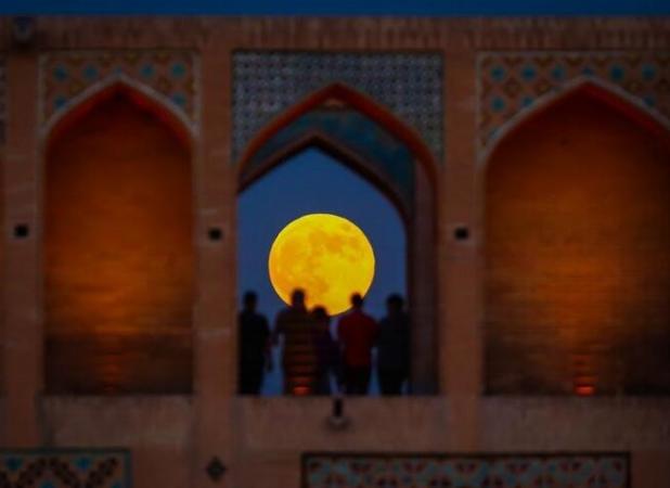 «ابرماه» امشب می‌درخشد؛ آسمان پاییزی ایران میزبان پدیده‌ای کم‌نظیر