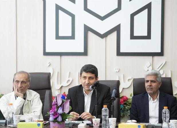 ارتباطات ساختار حکمرانی را پاسخگو و مسطح می‌کند