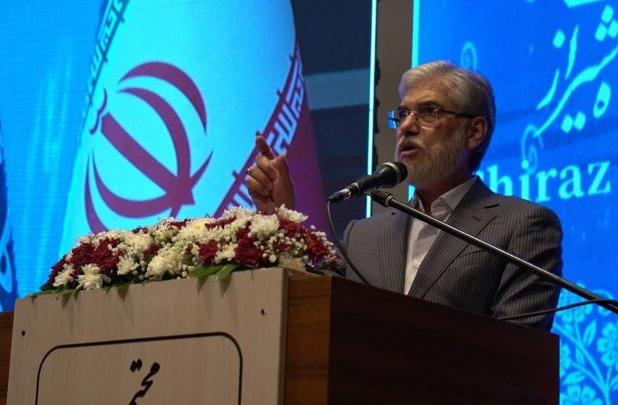 وزیر علوم: نقش دانشگاه‌ها باید در توسعه کشور پررنگ‌ تر شود