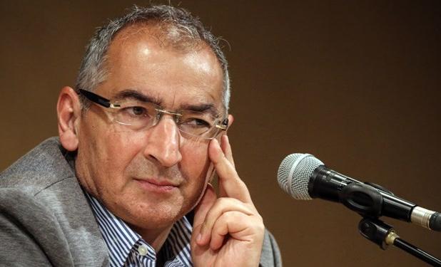 حکم بدوی پرونده صادق زیباکلام صادر شد