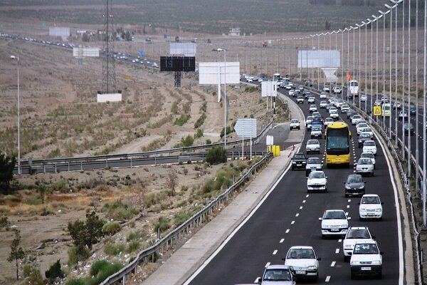 کاهش ۱۰ درصدی ورود خودرو به استان قم در پنج ماه نخست سال