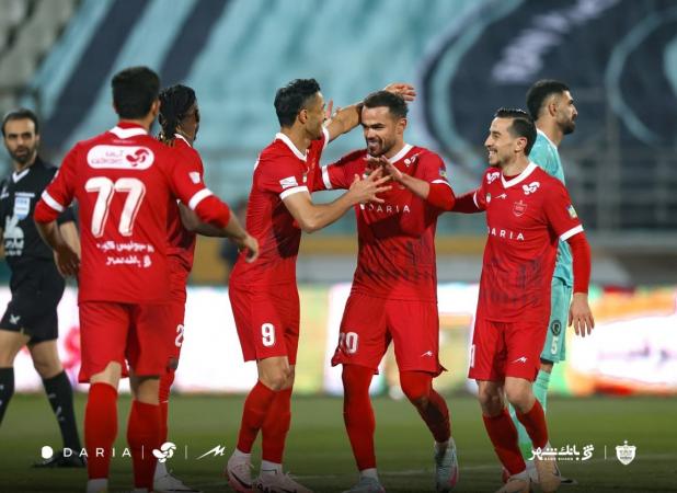 پرسپولیس سوار بر پیکان به صدر رفت
