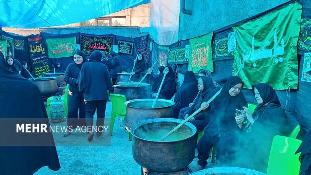 طبخ ۳۰۰ دیگ آش نذری همزمان با ایام فاطمیه در شفت