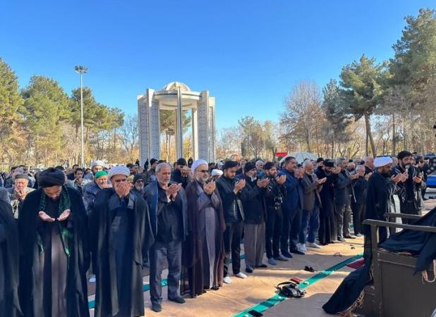 اقامه نماز طلب باران در چناران