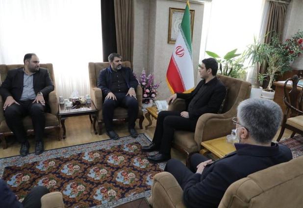 استاندار کردستان: ایجاد معبر رسمی و امکان واردات قانونی کالا می‌تواند زمینه حذف کولبری باشد