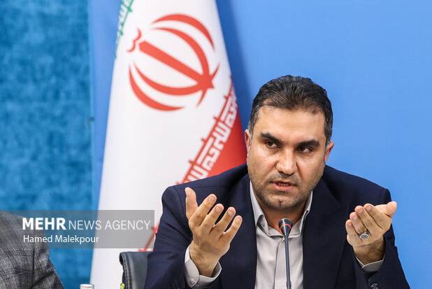 آزادسازی نرخ ارز سم مهلک است؛ دولت تدبیر کند