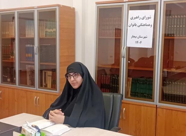 دهقان: بانوان در خط مقدم جهاد تبیین قرار دارند