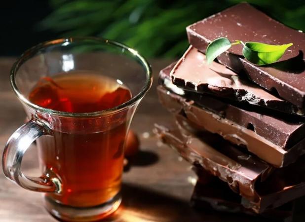 آیا چای و شکلات تلخ برای سلامت قلب مفیدند؟