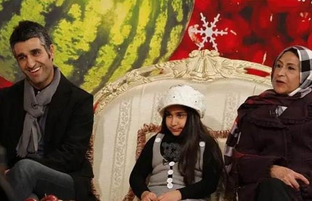 تصاویری از پژمان جمشیدی در کنار مادر مرحومش