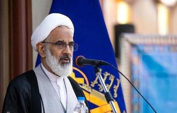 اگر امروز در دانشگاه نفوذی رخ می‌دهد، ما به عنوان بسیج دانشجویی و اساتید مقصریم