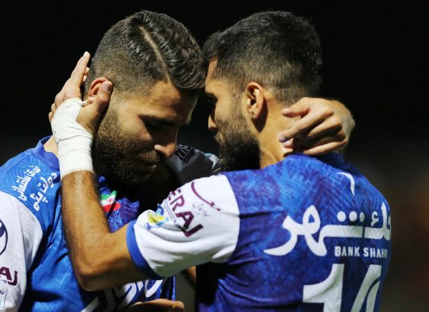 تیم منتخب چهره‌های بدون تیم، آبی شد!