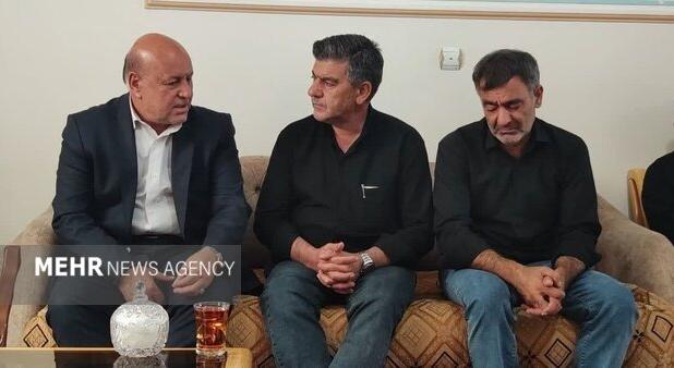 دیدار فرماندار اسلامشهر با خانواده مرحوم حسین نژاد؛قاتل مجازات می شود