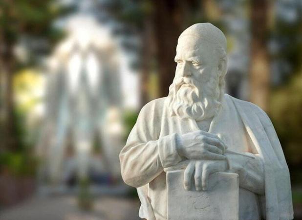 مردی که تقویم زمان را بر مقدار دقت آسمان می نوشت