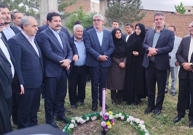 آیین کلنگ زنی پروژه نگارخانه و مجموعه فرهنگی و هنری مراغه