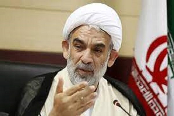 آیت الله قمی: آیت الله محمودی الگویی برای نیروهای انقلاب است