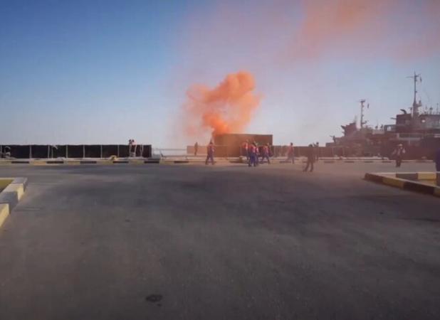 مانور اطفای حریق شناور در بوشهر