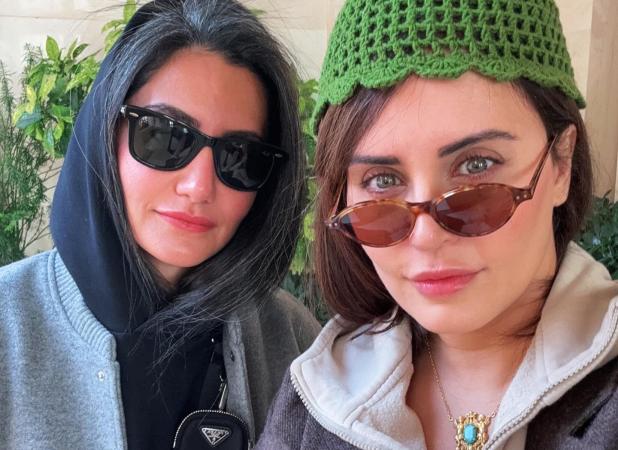 قاب خانوادگی الناز شاکردوست در کنار خواهرش