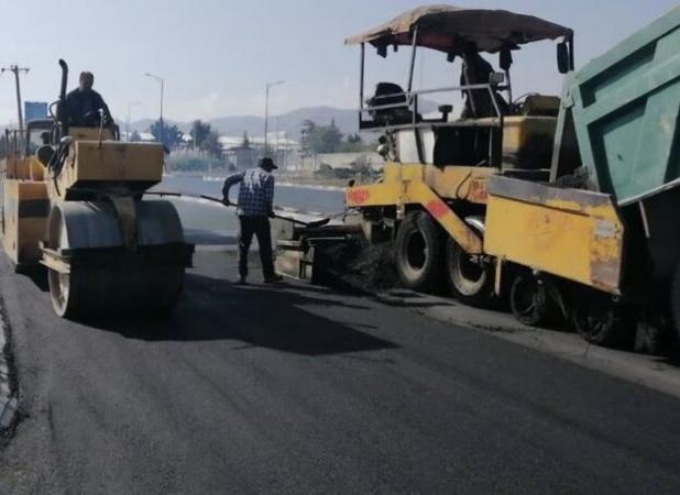 بهسازی و آسفالت محور آرادان به سرخه در حال انجام است