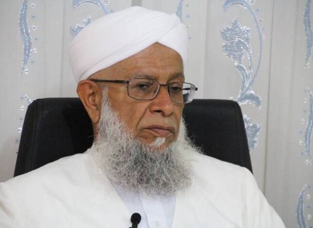 مولوی بزرگ زاده: تا پای جان پشت رهبر و نیروهای مسلح ایستاده ایم