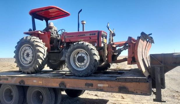 تجهیز ۱۷دستگاه تراکتور برای برف‌روبی راه‌های روستایی ملایر