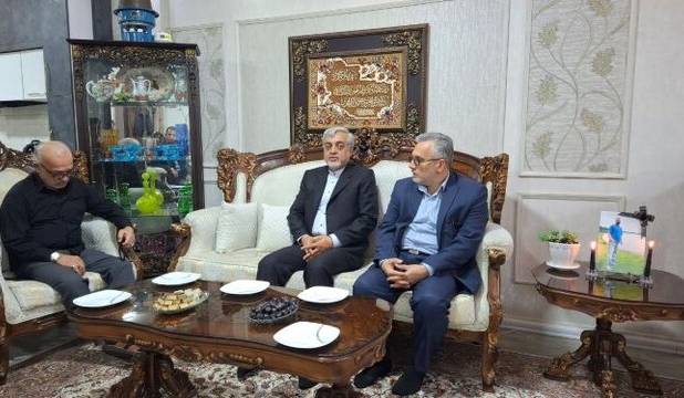 دیدارهای فرماندار رشت با خانواده‌های جان‌باختگان حوادث دی‌ ماه