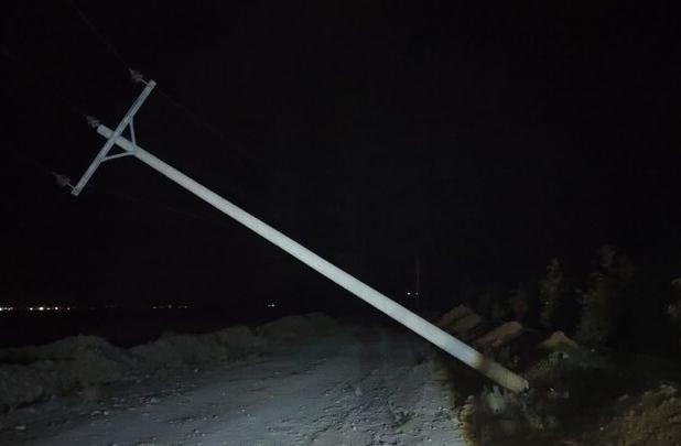 چهارمین پایه برق در کاشان طی ۴۸ ساعت گذشته سقوط کرد