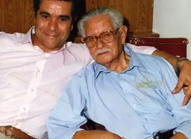 تصویری پربازدید از دیدار «بهروز وثوقی» با پدرش بعد ۲۰ سال