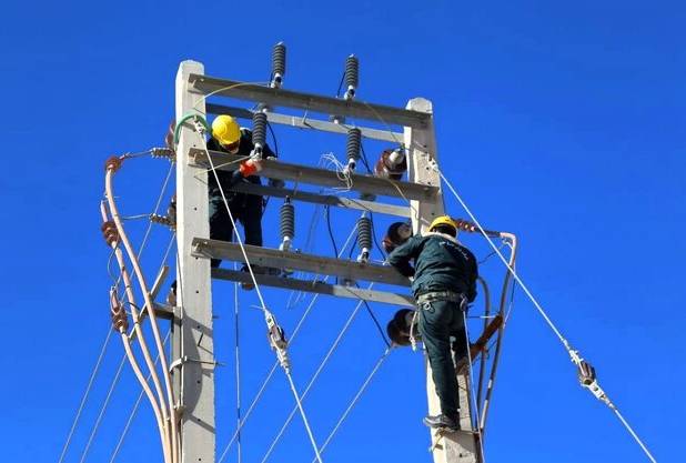 بهره‌برداری از ۱۴۶ پروژه برق‌رسانی در یزد