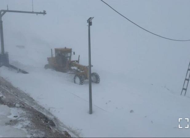 بارش حدود ۶۰ سانتی‌متری برف در گردنه ژالانه