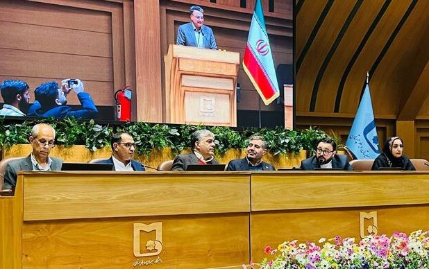 مشاور رئیس‌جمهوری: کشور نیازمند پوست‌اندازی مدیریتی و میدان دادن به جوانان است