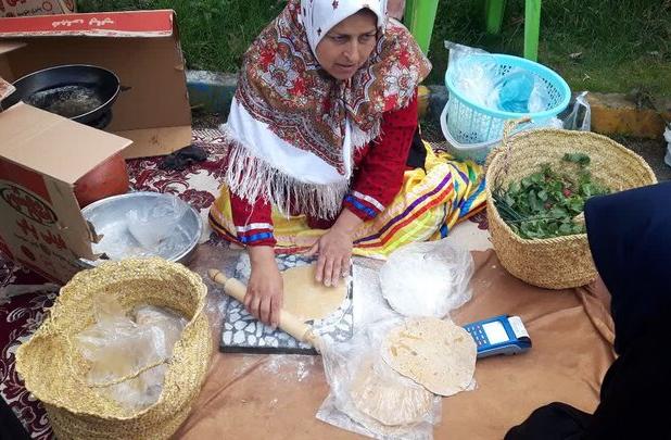 جشنواره نان محلی «کرچ لاکو» در شفت برگزار شد