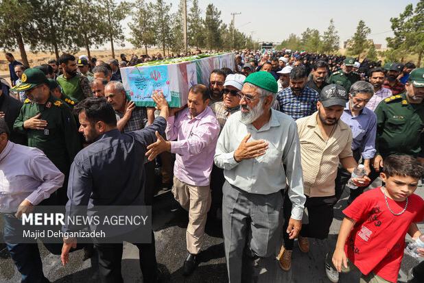 تشییع پیکر شهید سید محمد حسین امامی در میبد