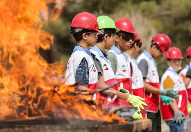 نهادینه‌سازی دانش امدادی در مدارس یزد با طرح ابتکاری هلال احمر