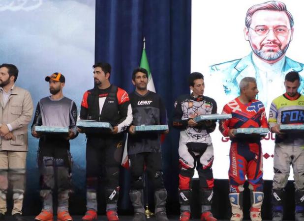 مراسم رونمایی و اکران مستند موتورسواران در تبریز برگزار شد