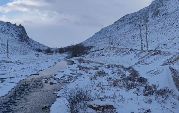 بارش برف در«فتح آباد فردوس» به هفت سانتی متر رسید؛ تشدید یخبندان شبانه