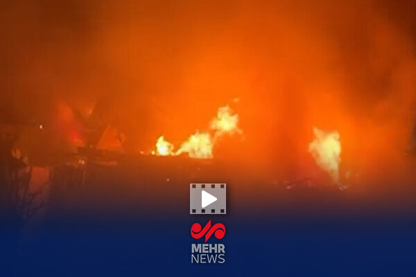 حجم بالای آتش در محل اصابت موشک‌ های ایران به تل‌آویو