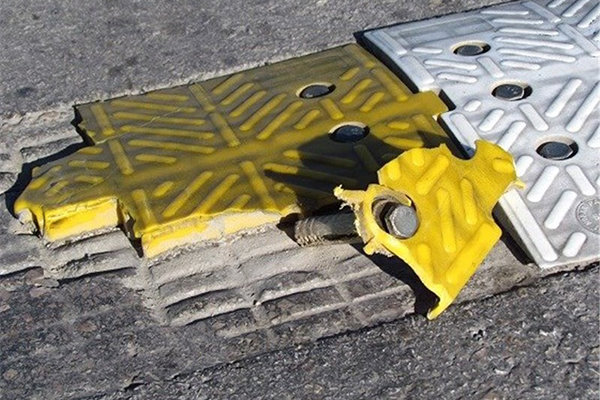 انتقاد نسبت به وجود سرعت کاه های غیراستاندارد در جاده های نوشهر