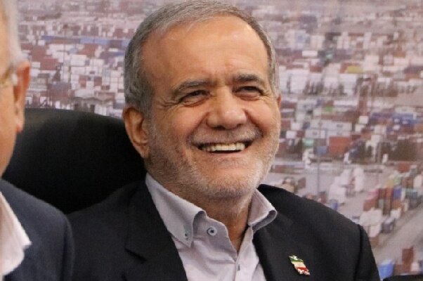 دوچرخه سواری پزشکیان در اصفهان