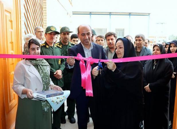 نمایشگاه «بانوی آفتاب» در خورموج گشایش یافت