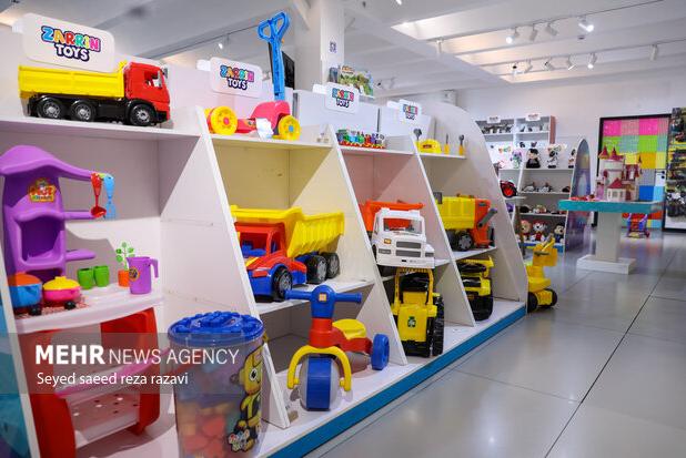 دپوی اسباب‌بازی‌های قاچاق ۶۰ میلیاردی در انبار اصفهان کشف شد