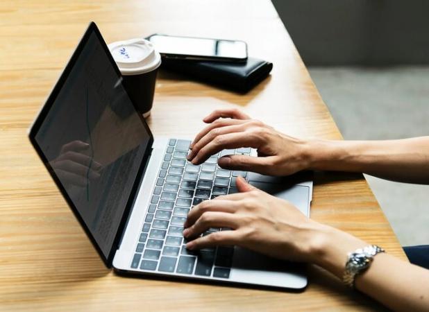 نهادهای دولتی موظف به استفاده از خدمات «فریلنسرها» شدند