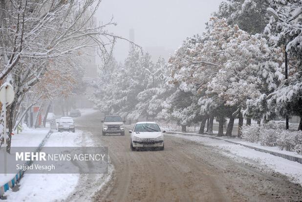 بارش برف در محور ارتباطی ایلام - بدره