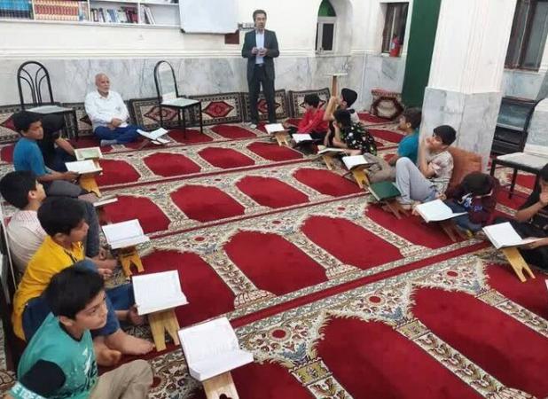 ورزشکاران و قرآنیان مسجد امام حسین (ع) بوشهر تجلیل شدند