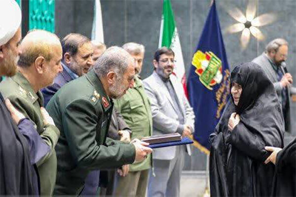 اختتامیه نهمین جشنواره ملی«فانوس»با تجلیل از هنرمندان مقاومت برگزار شد