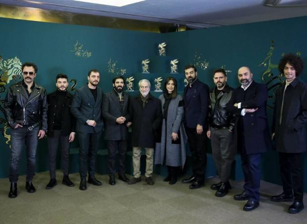 کارگردان فیلم مجنون: قهرمان داستان را مخصوصاً زنده نگهداشتیم